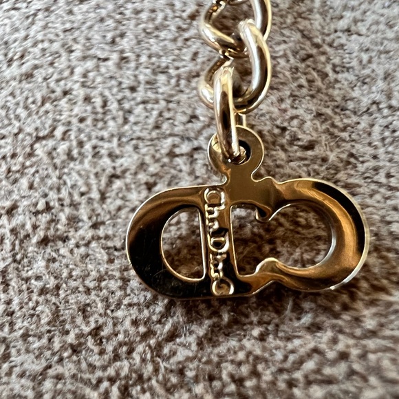 CD Gold Necklace - Picture 5 of 5